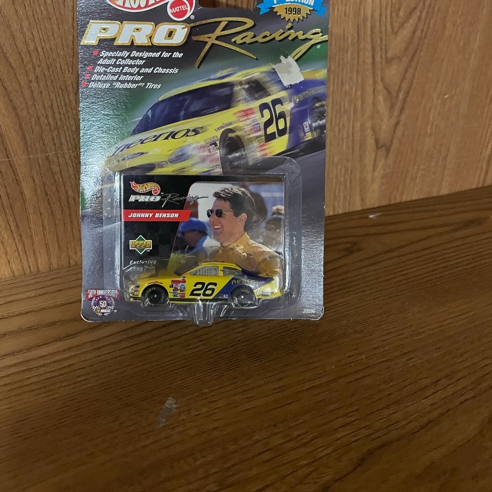 Vintage 1998 Hot Wheels Pro Racing Johnny Benson #26 1:64 Collectors Edition